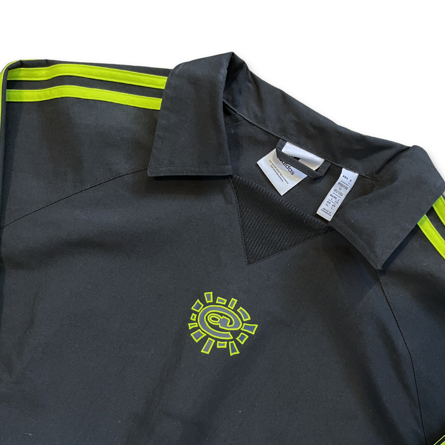 Adidas x Always wind breaker (L)