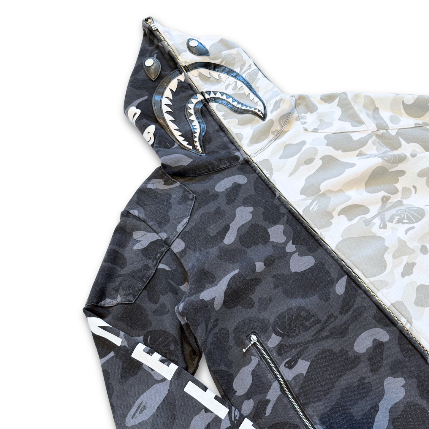BAPE X NEIGHBORHOOD SPLIT CAMO - FULL ZIP HOODIE (L)