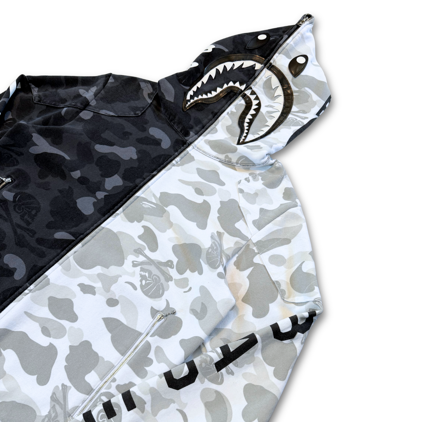 BAPE X NEIGHBORHOOD SPLIT CAMO - FULL ZIP HOODIE (L)