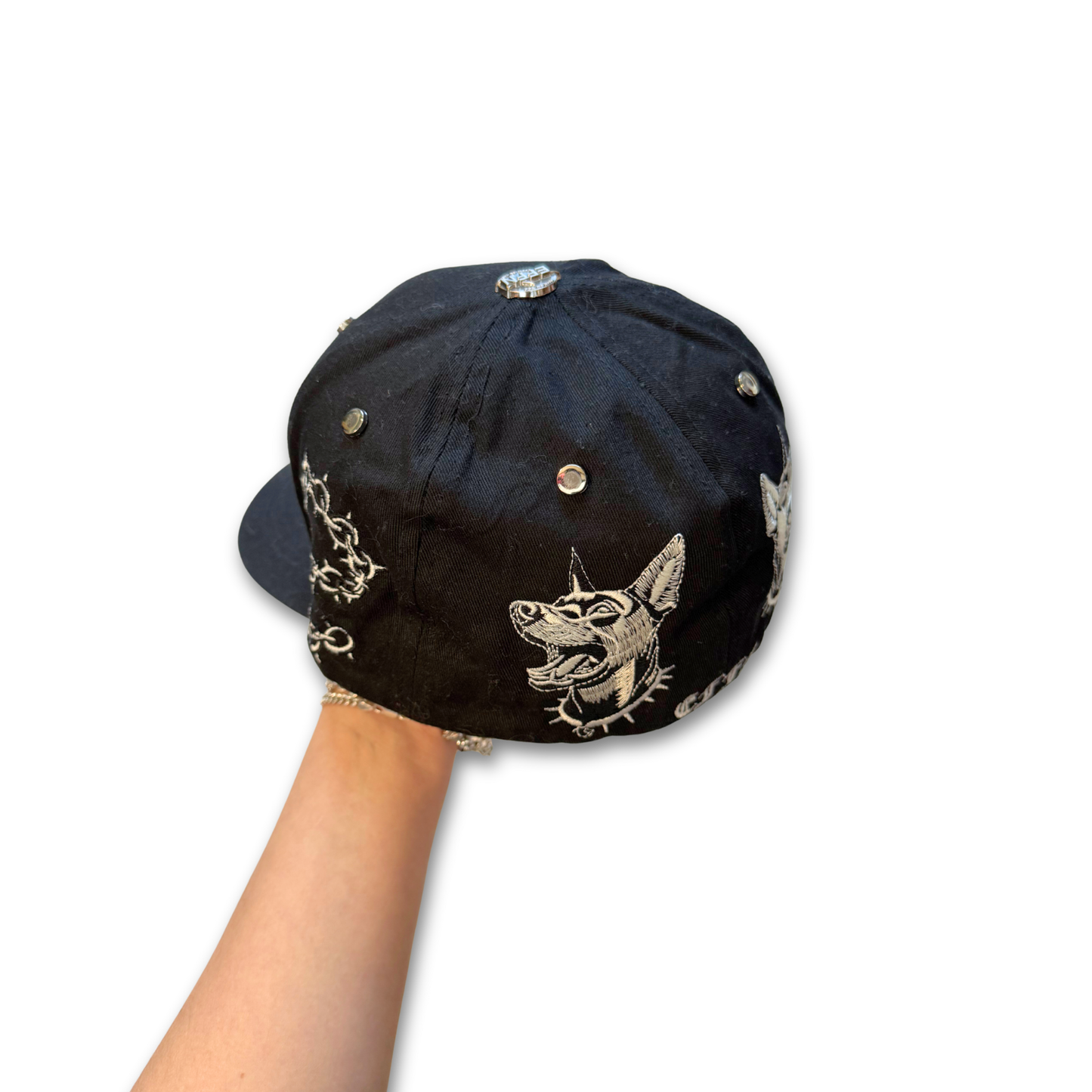 EFFN CLO STUDDED FITTED CAP