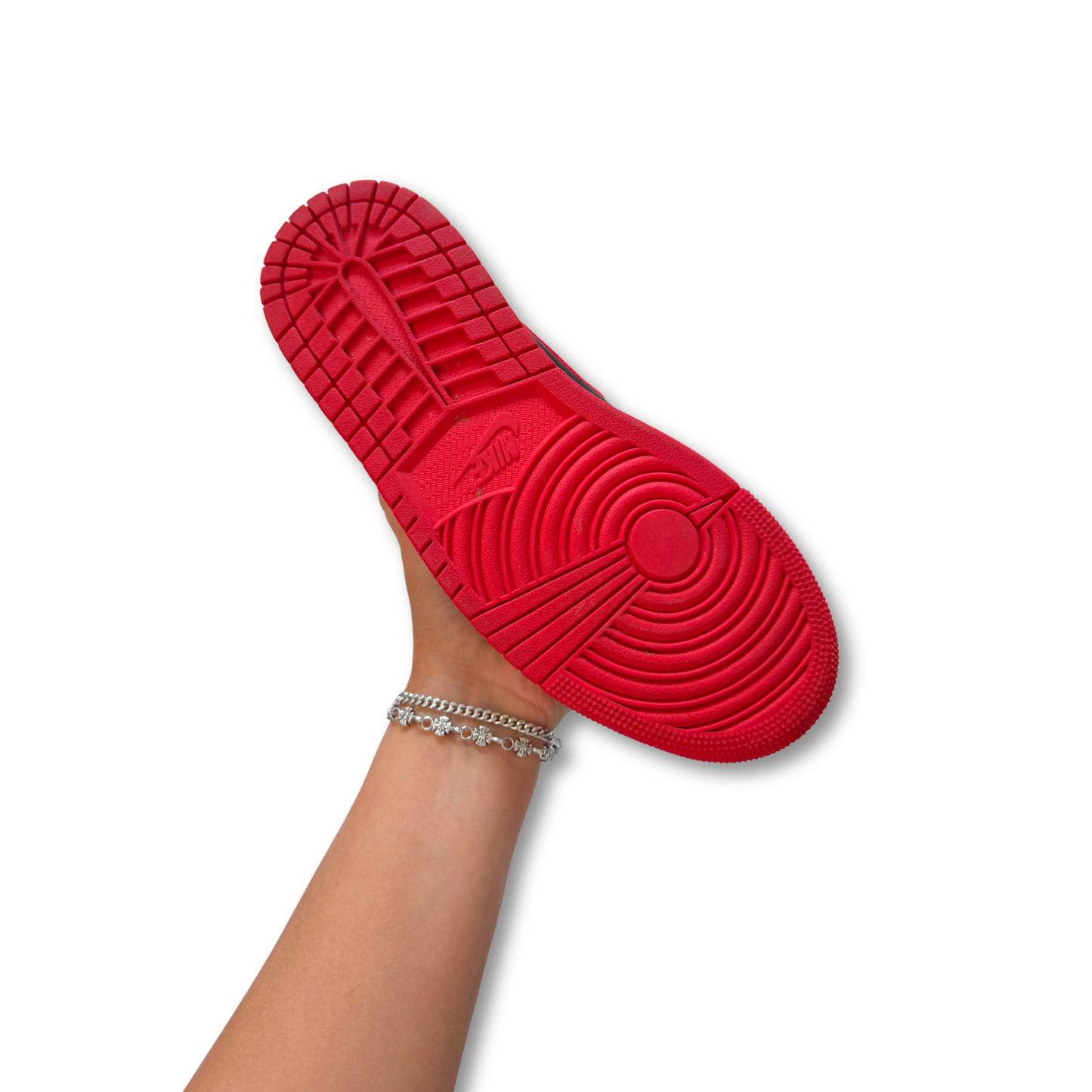 Air Jordan 1 Retro High OG "Satin Bred" (US 7)