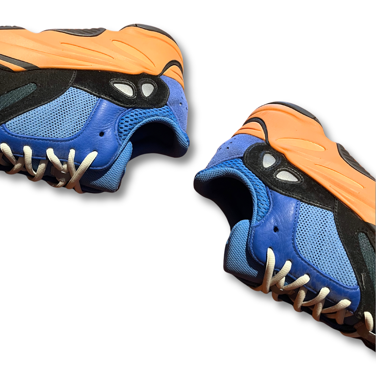 Yeezy Boost 700 'Bright Blue' (US 9)