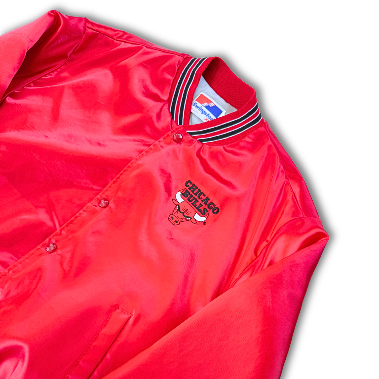 VINTAGE CHICAGO BULLS SATIN BOMBER JACKET (XL)