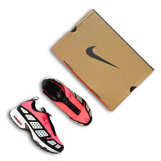 NIKE AIR MAX SNDR (US 7.5)
