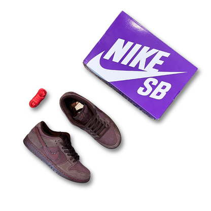 Nike SB Dunk Low "City of Love"  (US 10)
