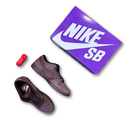 Nike SB Dunk Low "City of Love"  (US 10)