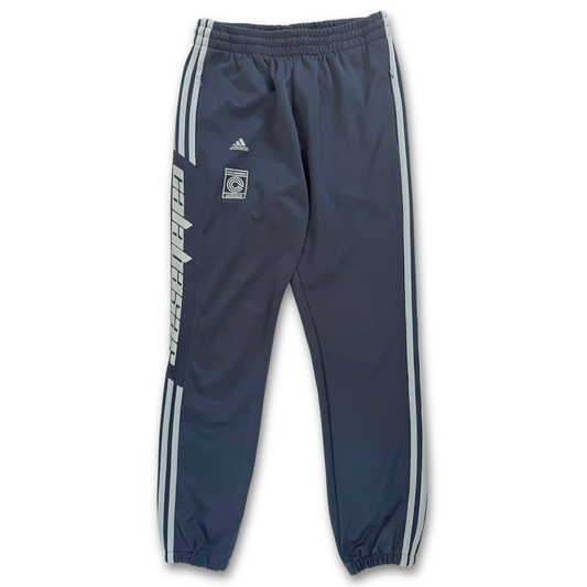 Adidas Yeezy Calabasas "Luna/Wolves" (30")