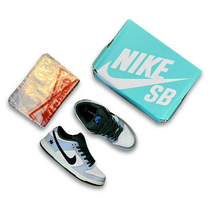 Nike SB Dunk Low 'Maple Leaf' (US 11)