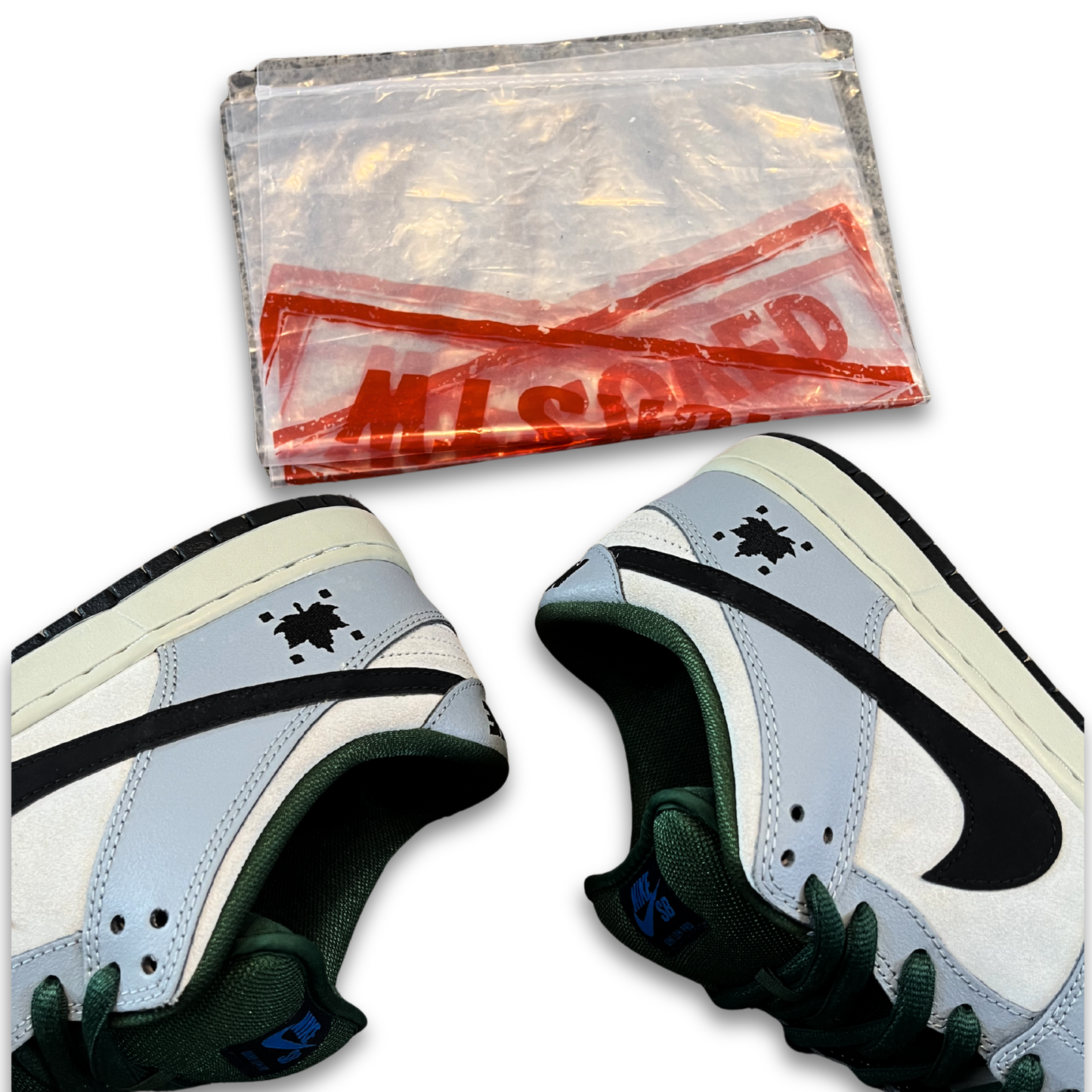 Nike SB Dunk Low 'Maple Leaf' (US 11)