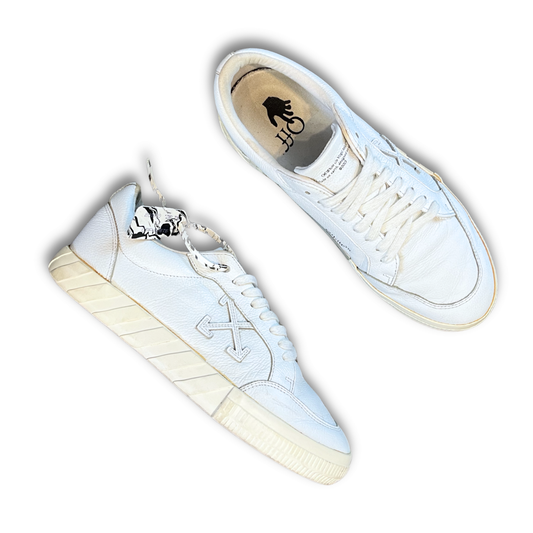 Off-White Low Vulcanised sneaker (US11)