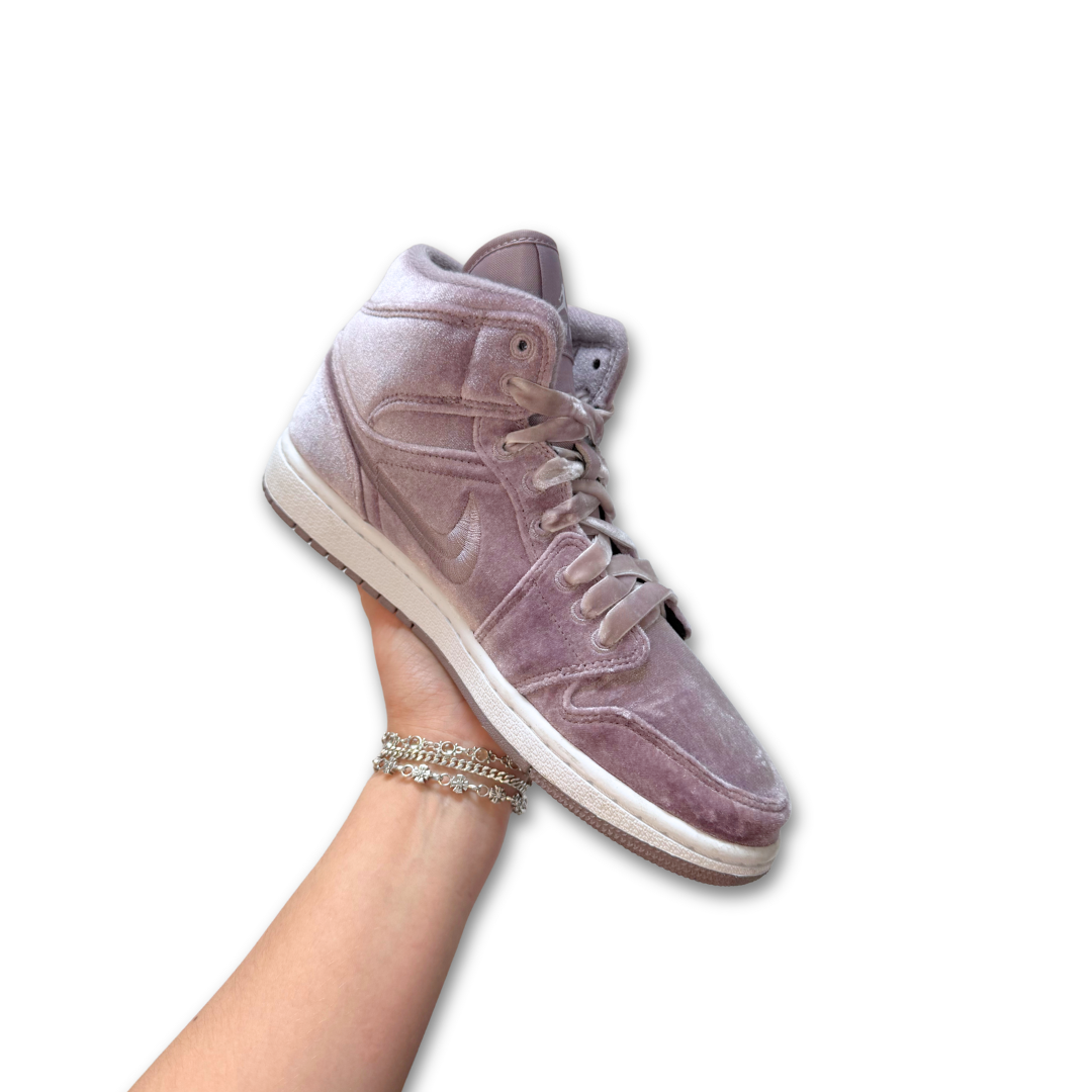 AIR JORDAN 1 MID SE 'PURPLE - VELVET SMOKE' (US W9)