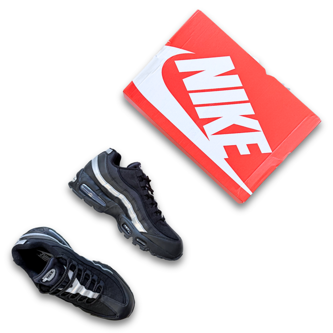 NIKE AIR MAX 95 OG (US 10)