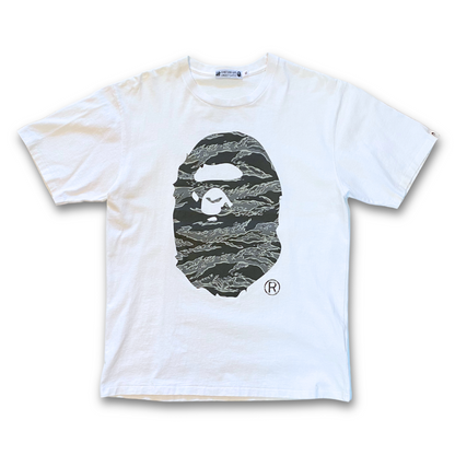 BAPE X UNDEFEATED TEE (L)