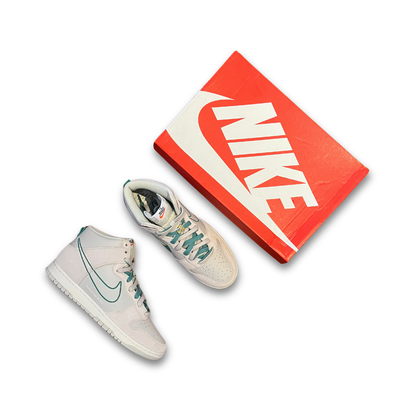Nike Dunk High SE 'First Use - Green Noise' (US 10)