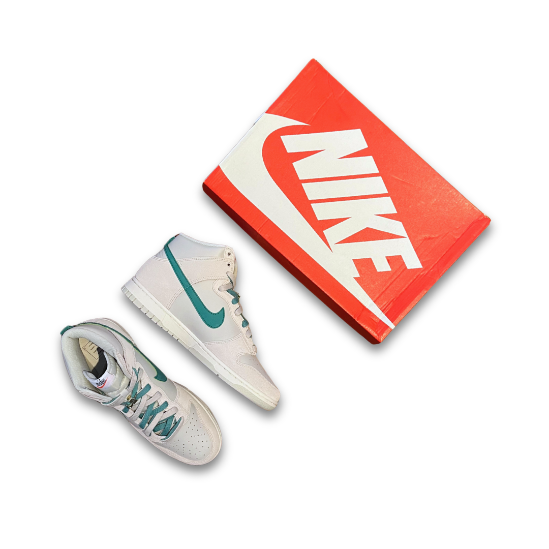 Nike Dunk High SE 'First Use - Green Noise' (US 10)