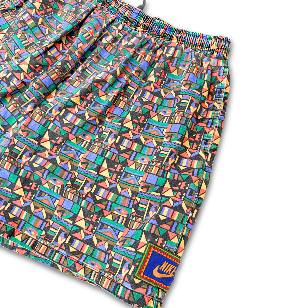90’S NIKE AZTEC SHORTS (32”+)
