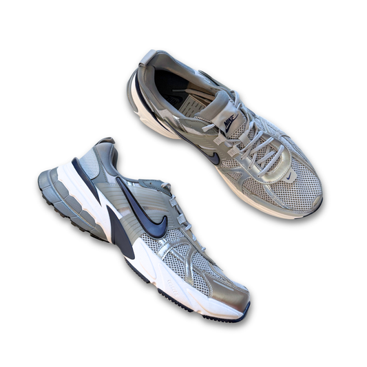 NIKE V2K RUN METALLIC MESH SNEAKERS (US 14)