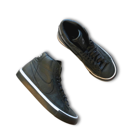 COMME DES GARCON X NIKE BLAZERS (US 4.5)