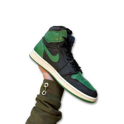 Air Jordan 1 Retro High OG 'Pine Green 2.0' (US 9)