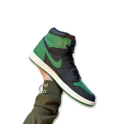 Air Jordan 1 Retro High OG 'Pine Green 2.0' (US 10.5)