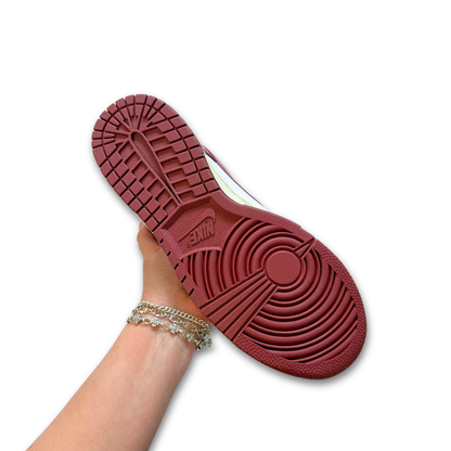 Nike Dunk Low 'Team Red' (US 7.5)