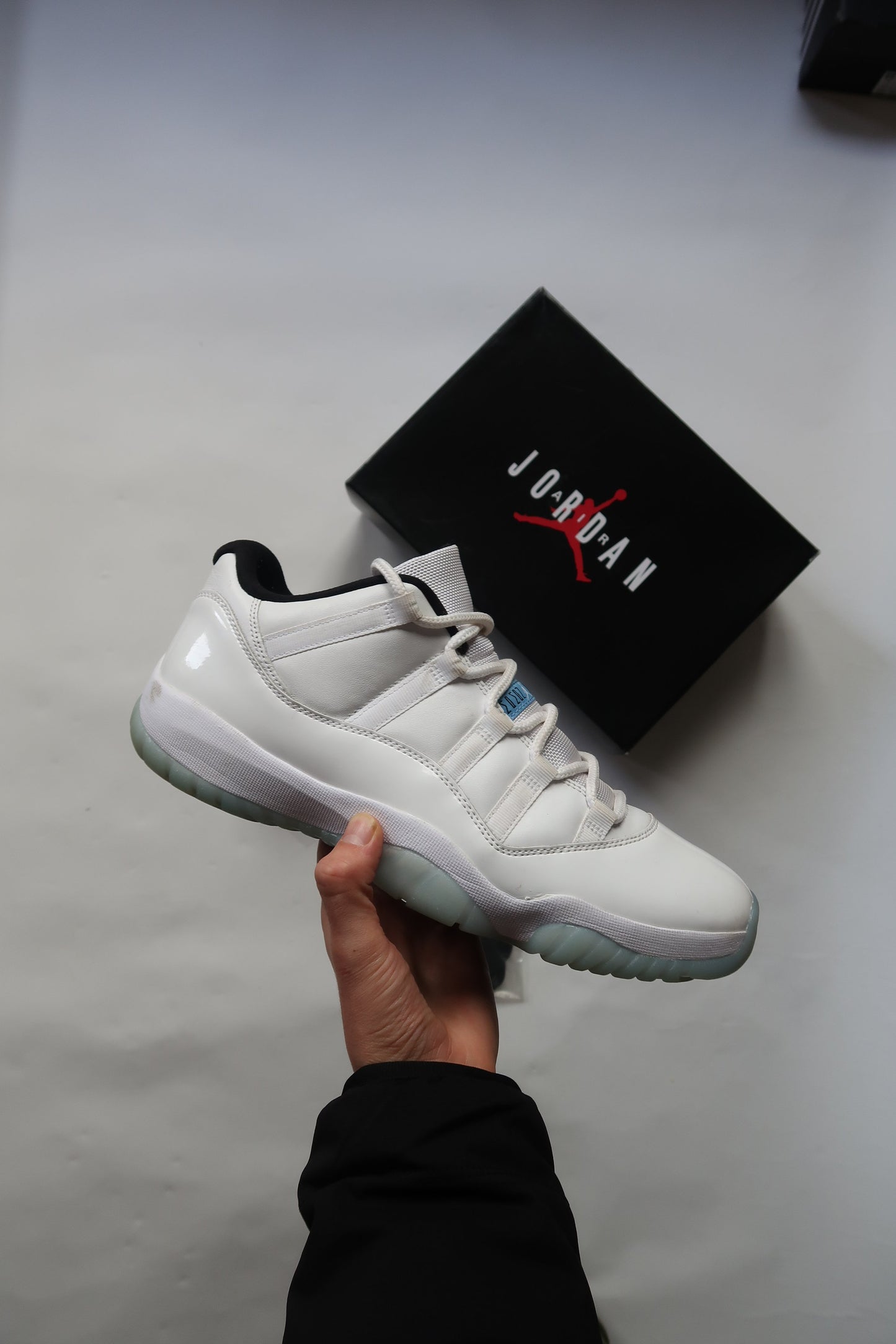 JORDAN 11 LOW 'LEGEND BLUE' (US 12)